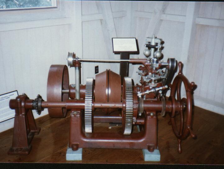 Wooward Governor type F water wheel turbine control_  Manufactured in 1909_.jpg